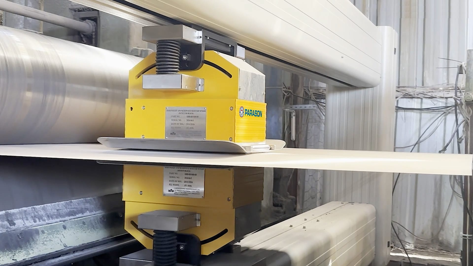 Parason Quality Control System Scanner with Basis Weight and Moisture Sensors